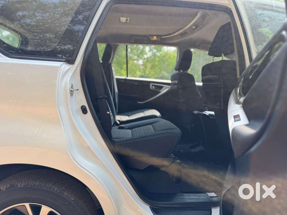 Toyota Innova Crysta 2.7 V, 2022, Petrol