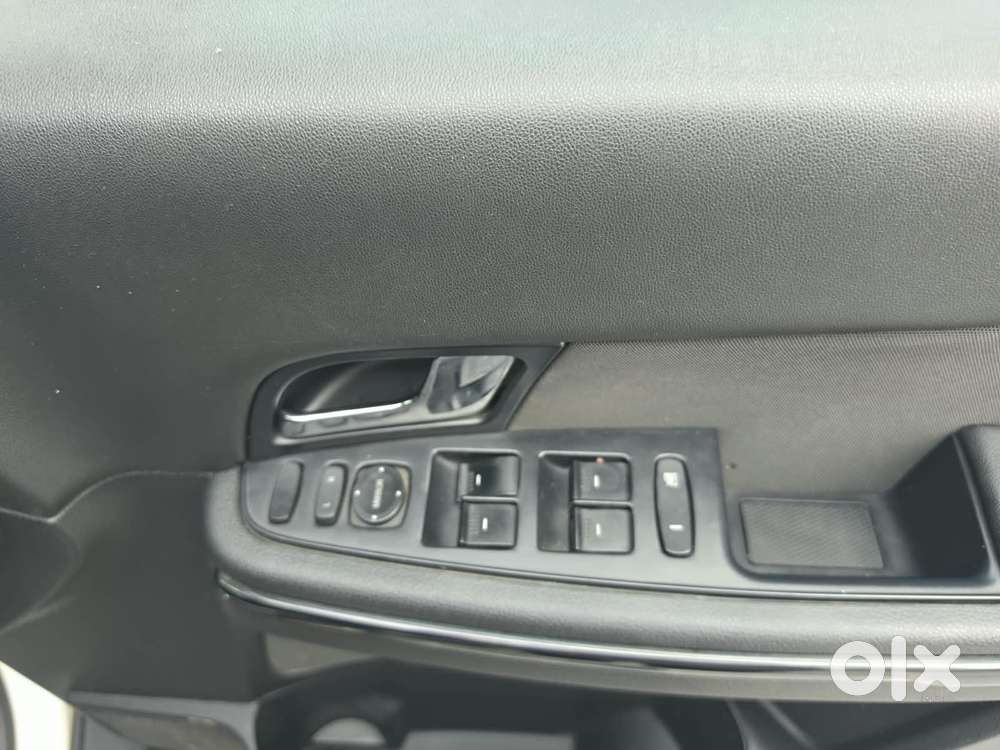 Tata Hexa 2.2 Xe 4x2 7 Str, 2017, Diesel