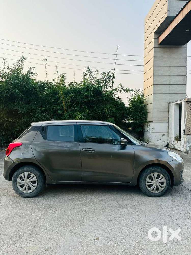 Maruti Suzuki Swift Vxi + Manual, 2018, Petrol