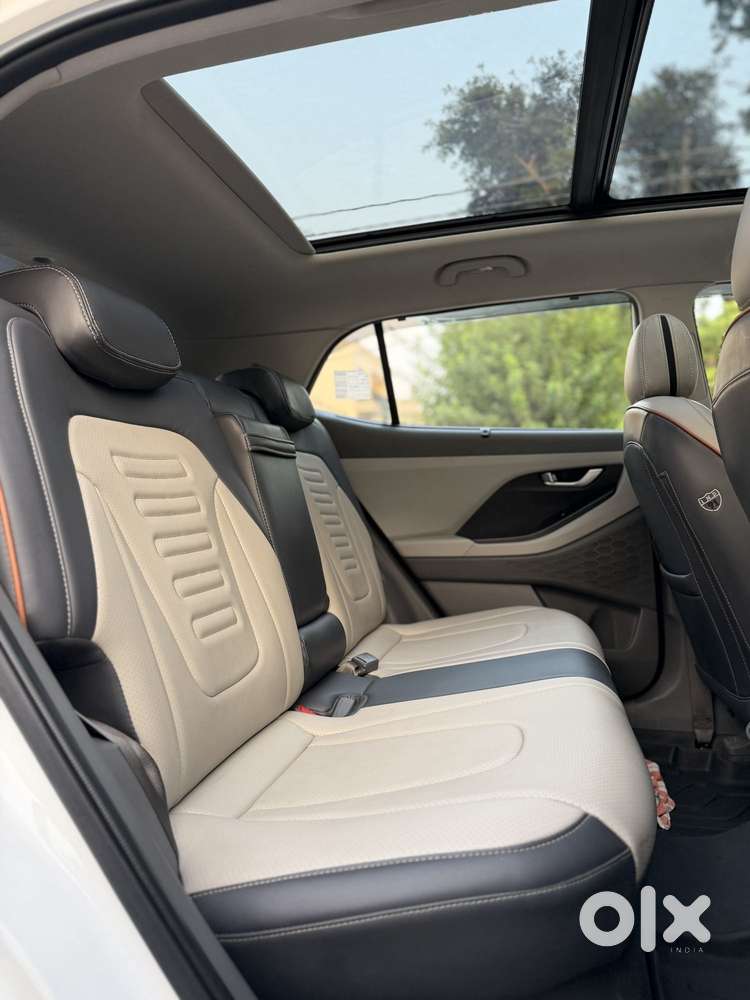Hyundai Creta Sx Petrol Mt, 2025, Petrol