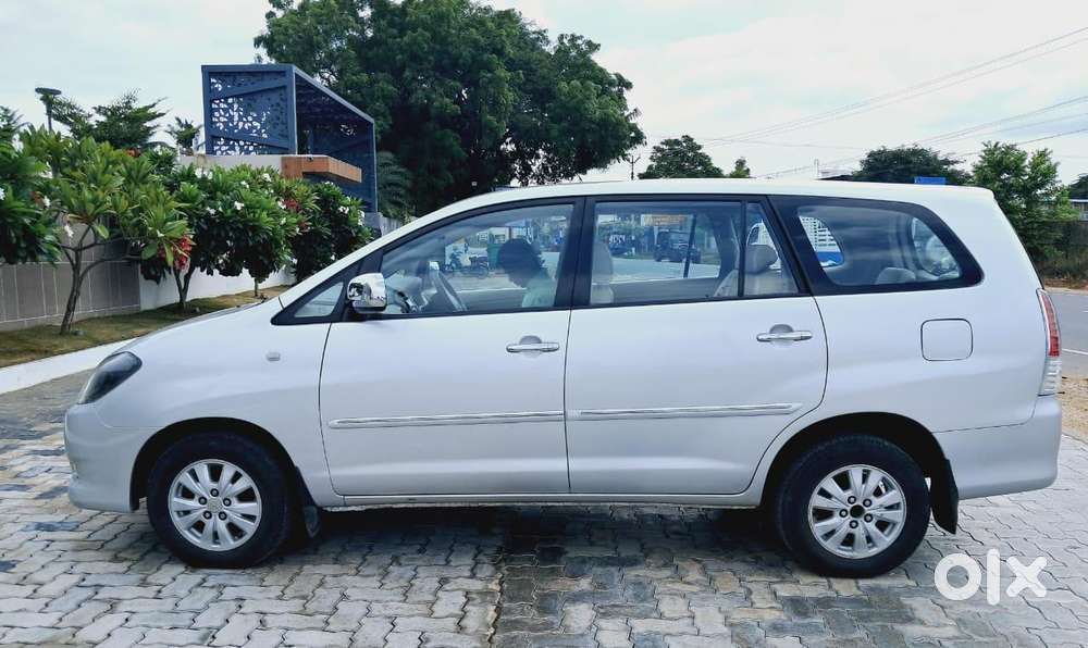 Toyota Innova 2.5 Vx 8 Str Bs-iii, 2010, Diesel
