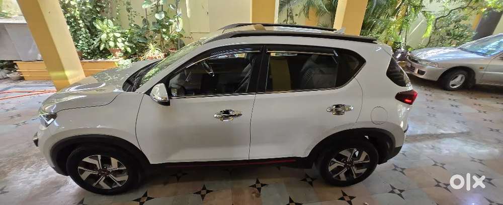 Kia Sonet ,top Model Petrol Engine Nicely Maintained