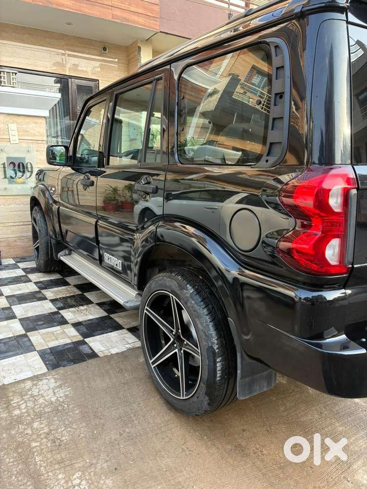 Mahindra Diesel 2021 Car