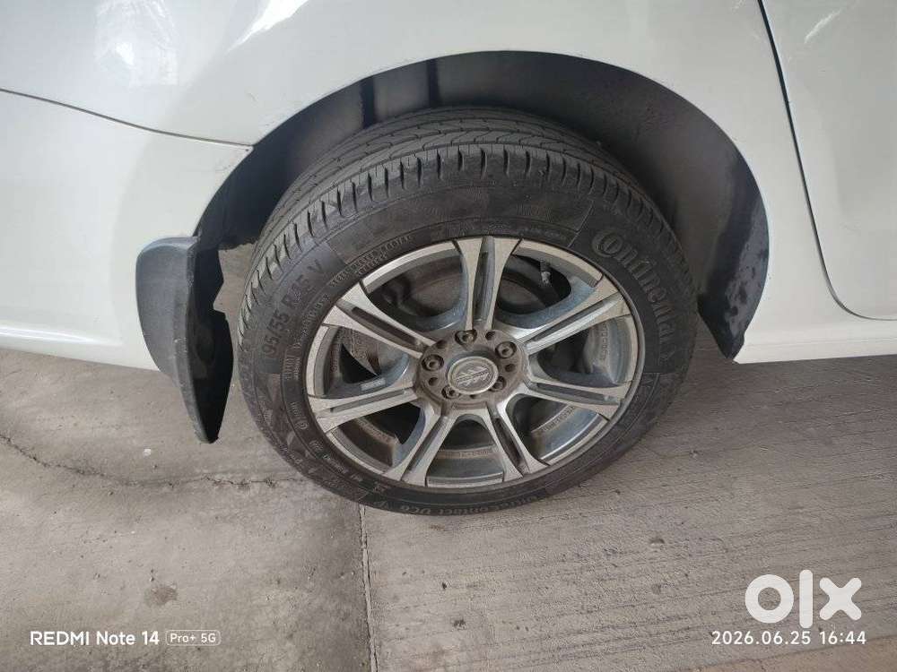 Volkswagen Vento 1.2 Tsi Highline At, 2015, Petrol