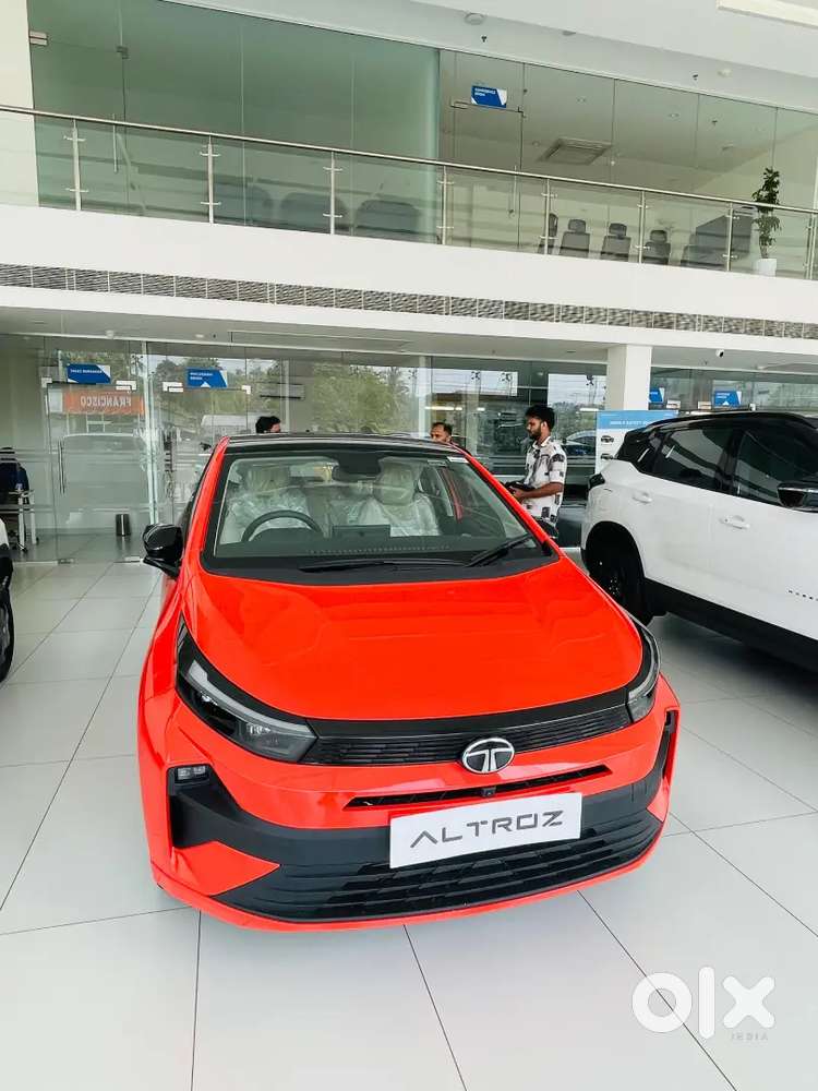 Tata Altroz Available 
Yearback 2025 Models Available &2026 Available