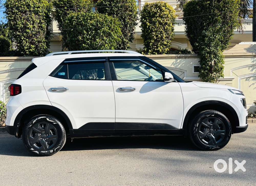 Hyundai Venue 1.5 S (o) Crdi, 2025, Diesel