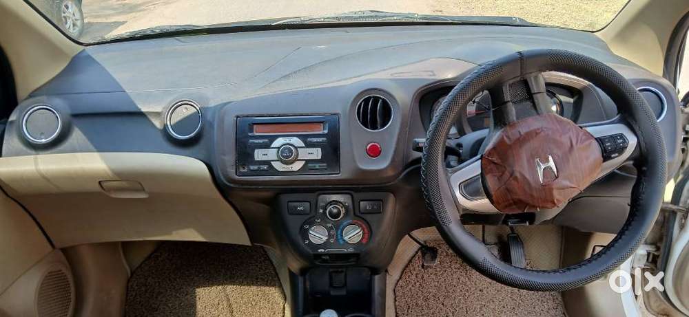 Honda Brio 2011-2013 V Mt, 2013, Petrol