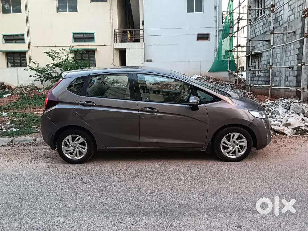 Honda Jazz 1.2 V Cvt I-vtec 2016 ,at ,36,882 Km  Spinny  Purchased