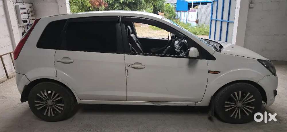 Ford Figo Zxi Petrol 2011