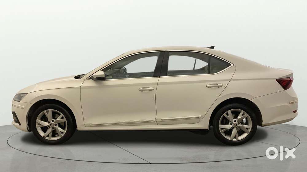 Skoda Octavia 2.0 Style Tsi At, 2022, Petrol