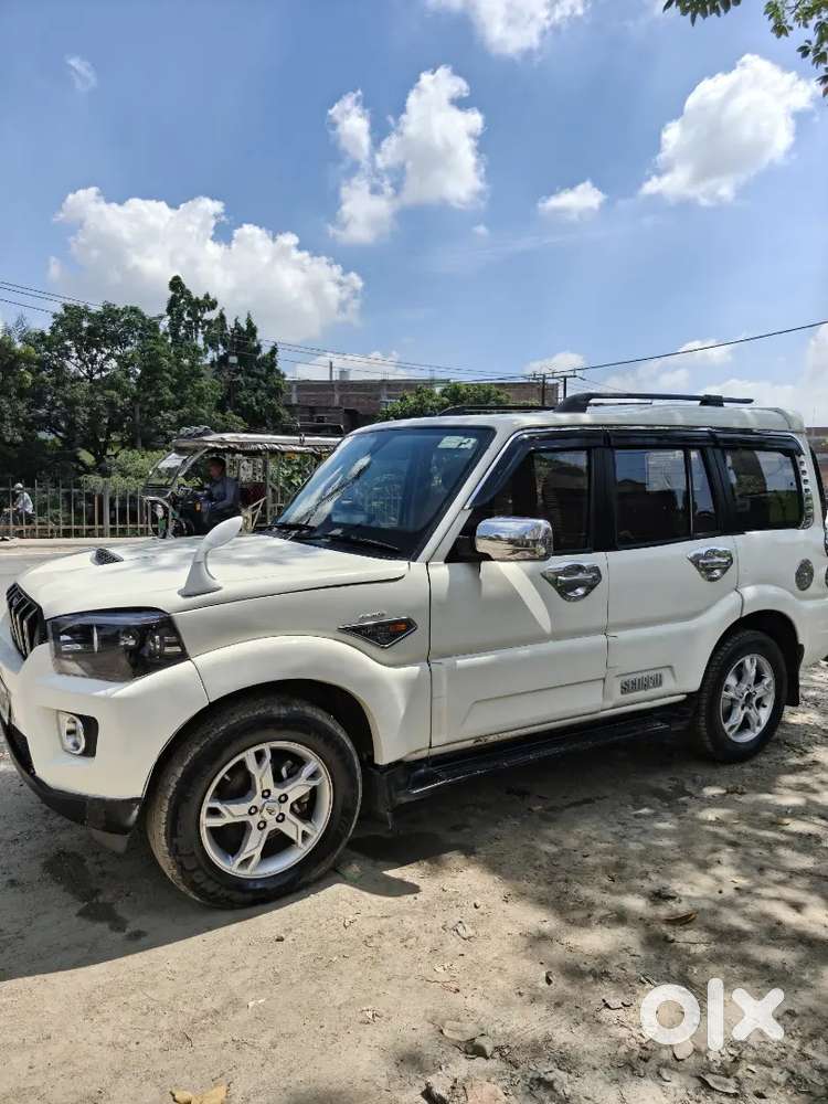Mahindra Scorpio S10 Diesel 2015