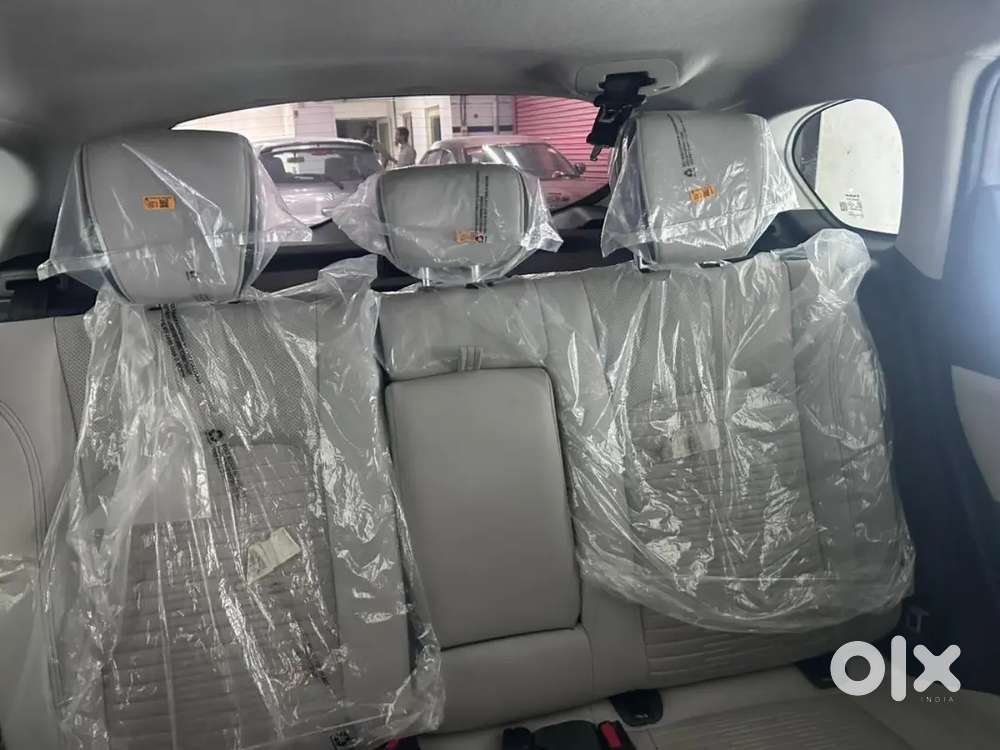 Maruti Suzuki Victoris  Top End