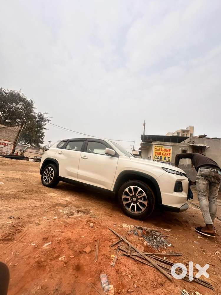 Maruti Suzuki Grand Vitara 2023 Petrol Good Condition