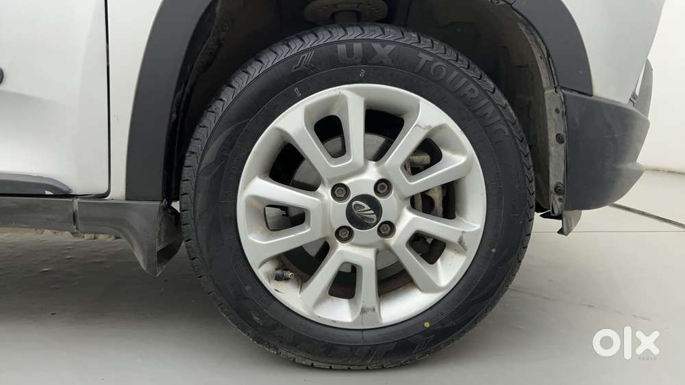 Mahindra Kuv 100 Mfalcon G80 K8 Dual Tone, 2017, Petrol
