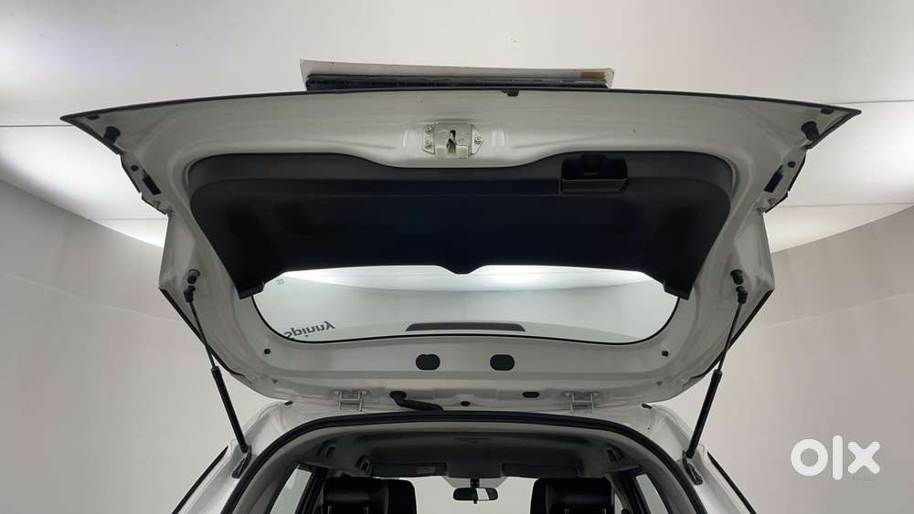 Maruti Suzuki Brezza Vxi At, 2023, Petrol