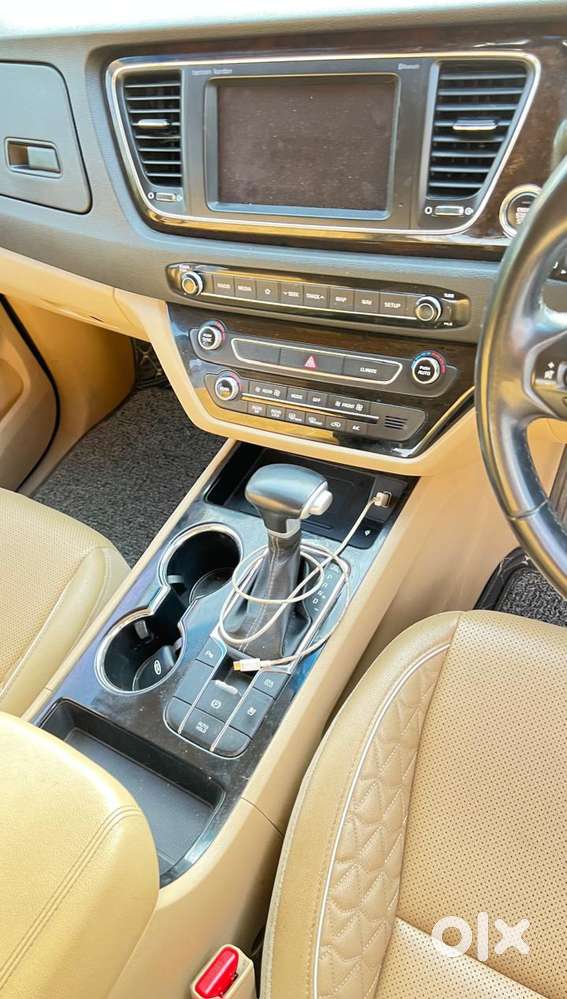 Kia Carnival Limousine Plus 7 Str, 2022, Diesel
