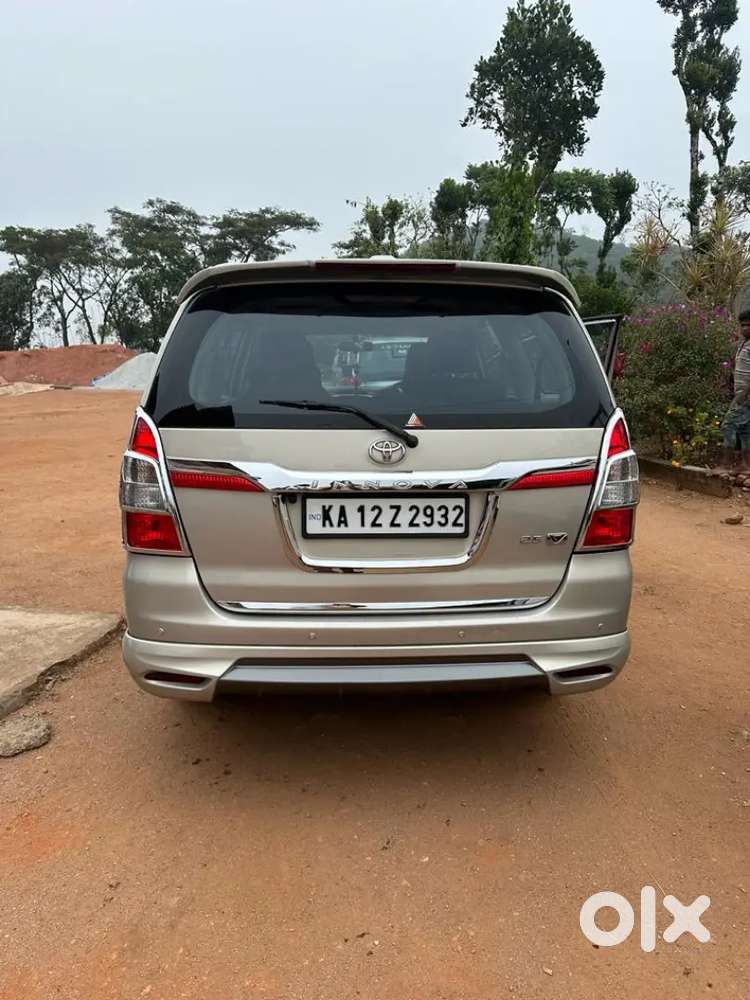 Toyota Innova 2015