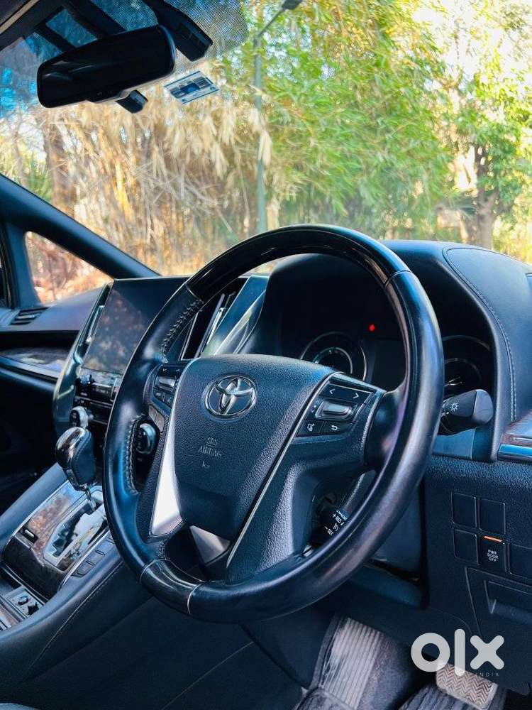 Toyota Vellfire Vip – Executive Lounge, 2021, Petrol