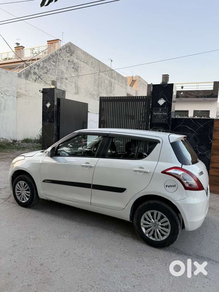 Maruti Suzuki Swift Vxi Abs Bsiv, 2014, Petrol