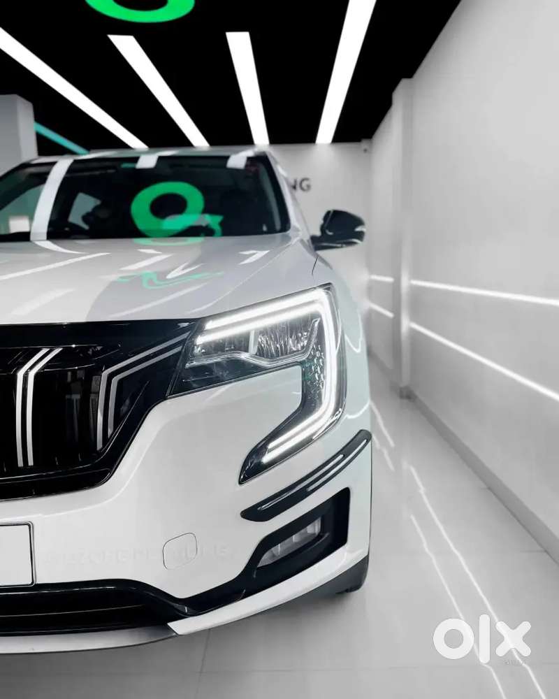 Mahindra Xuv700 Ax5 Diesel Manual Everest White Ceramic Coated