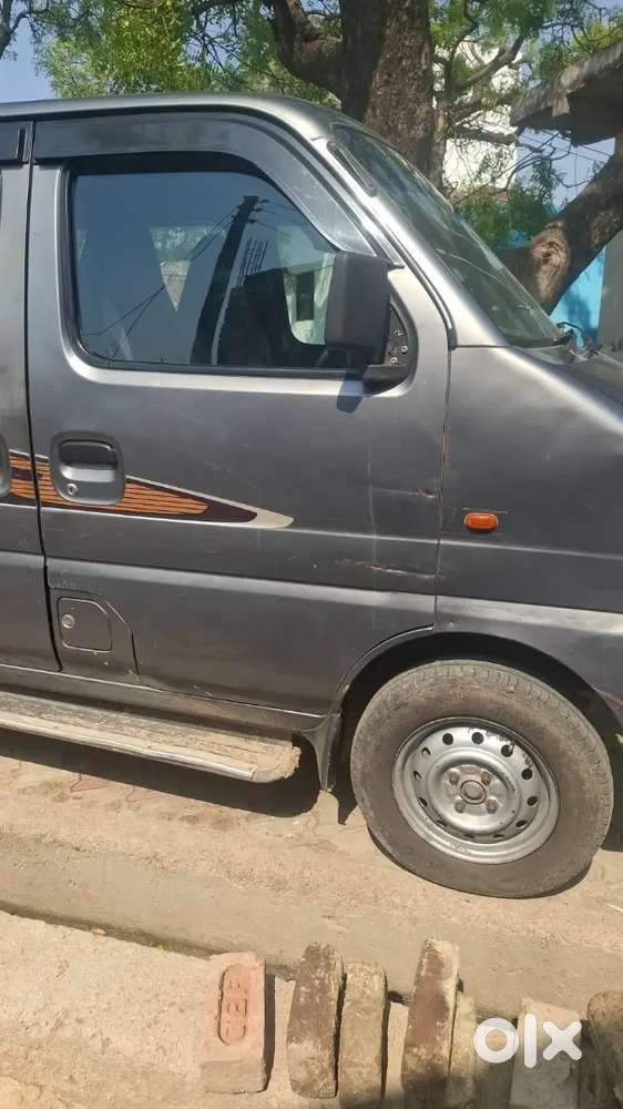 2017 Maruti Eeco 7-seater Standard Silver