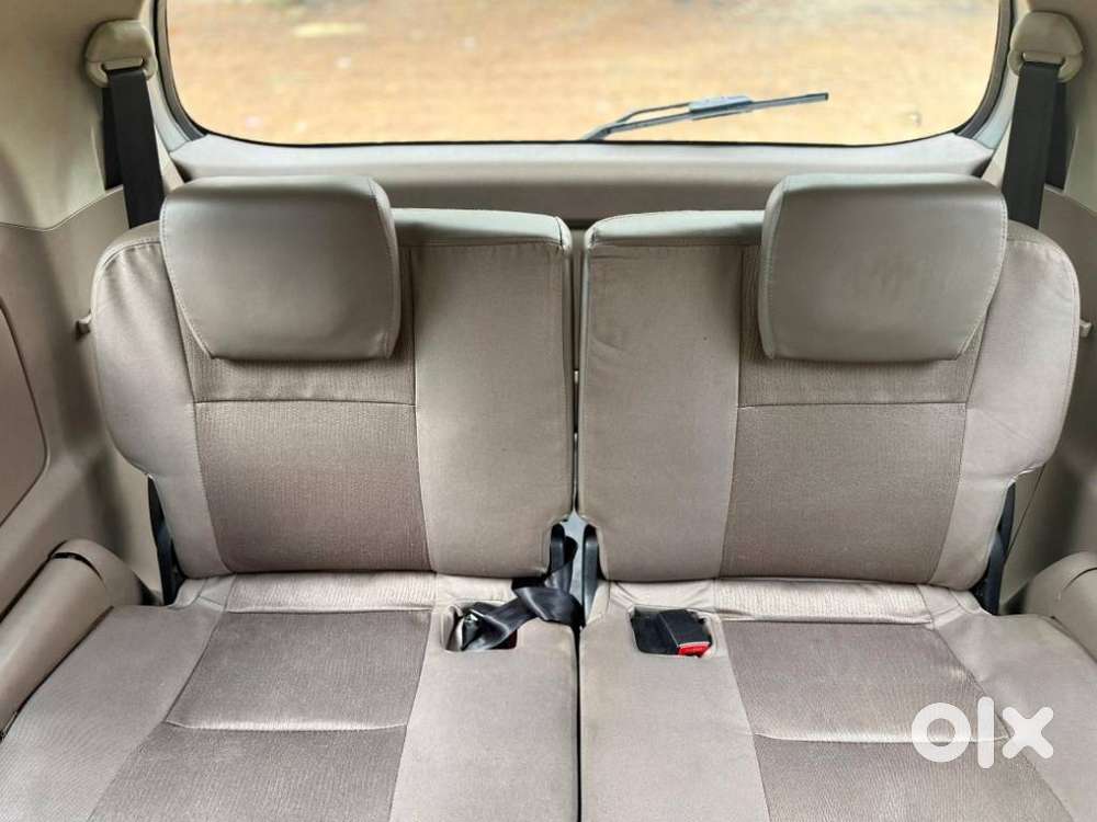 Toyota Innova 2.5 G (diesel) 7 Seater Bs Iv, 2015, Diesel