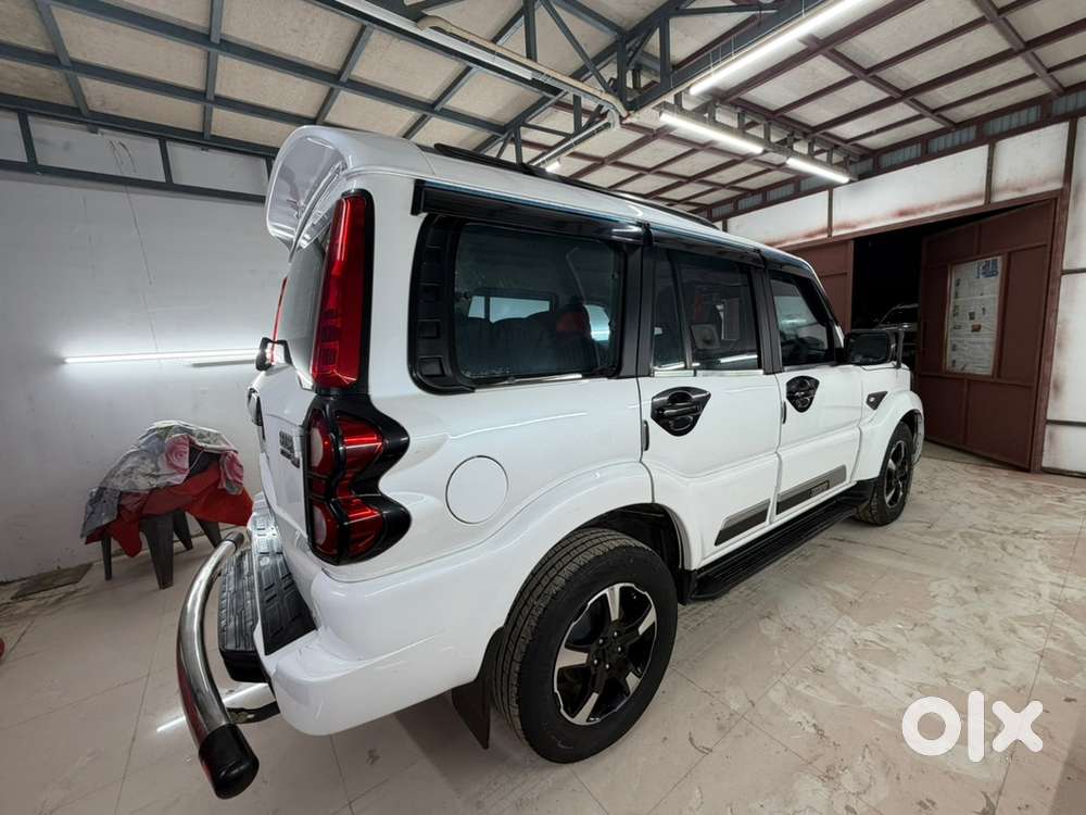 Mahindra Scorpio Classic 2025 Diesel Manual