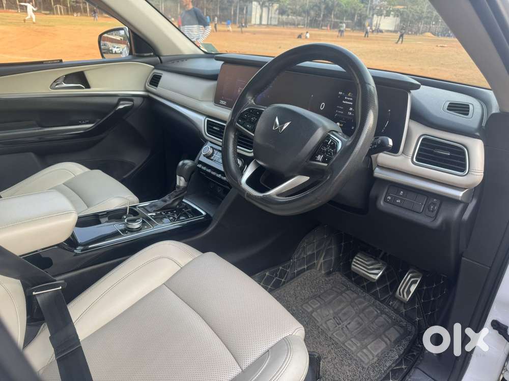 Mahindra Xuv700 2.2 Ax 7 Diesel At Luxury Pack Str, 2023, Diesel