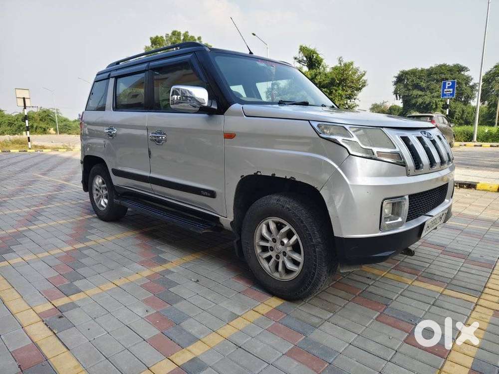 Mahindra Tuv 300 Mhawk100 T8 Dual Tone, 2018, Diesel