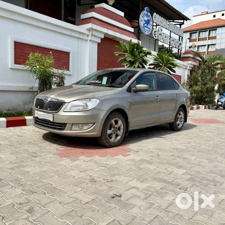 Skoda Rapid 1.5 Elegance Tdi Mt, 2013, Diesel