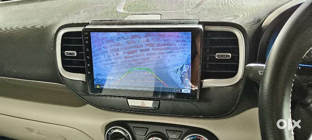 Hyundai Venue E Plus 2024 Petrol 6800 Km Driven With Sunroof