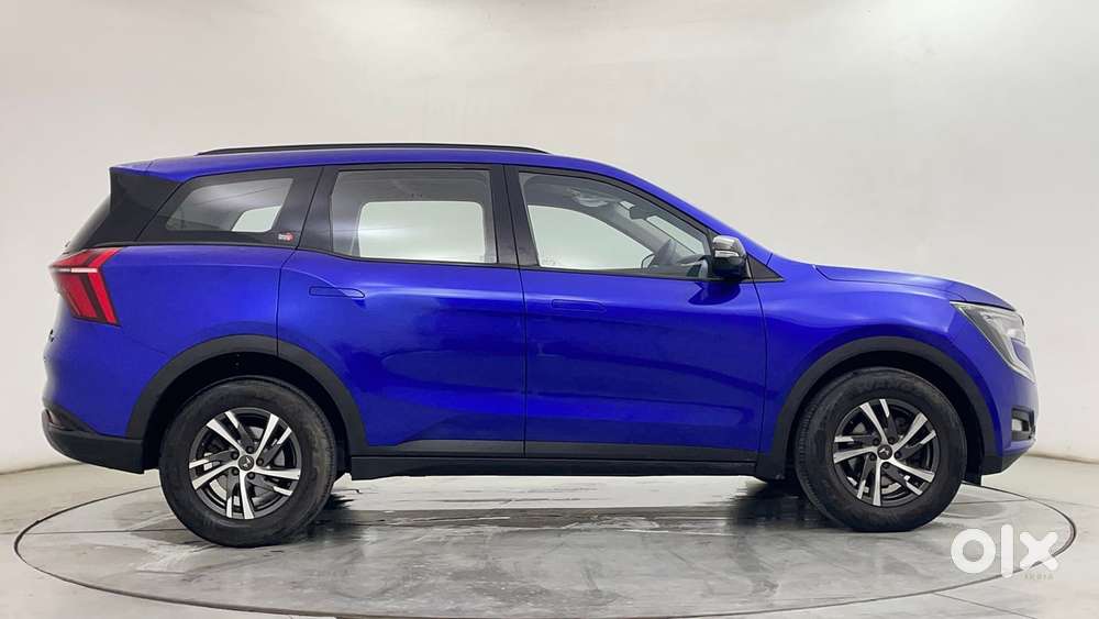 Mahindra Xuv700 2.0 Ax 5 Petrol Mt Str, 2022, Petrol