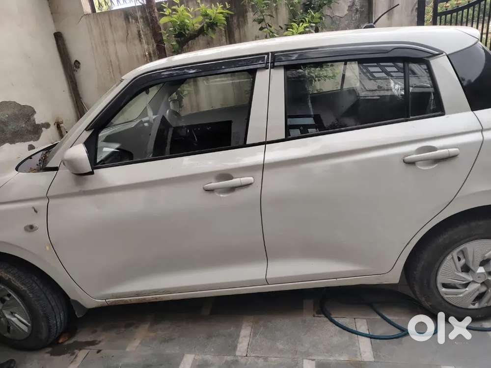 Maruti Suzuki Swift 1.3 Petrol Manual 2024