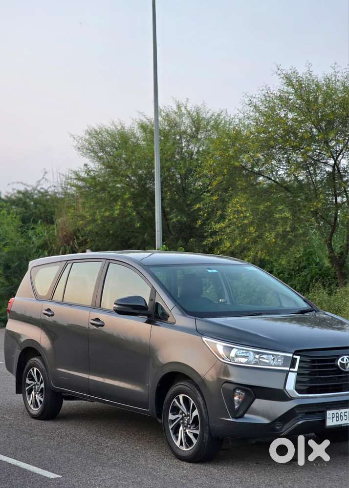 Toyota Innova Crysta 2.7 Gx Limited Edition At 8 Str, 2022, Diesel