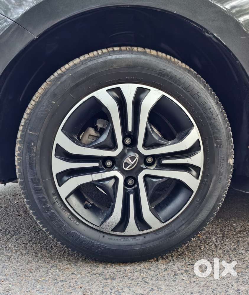 Tata Tiago 1.2 Revotron Xt (o), 2023, Petrol