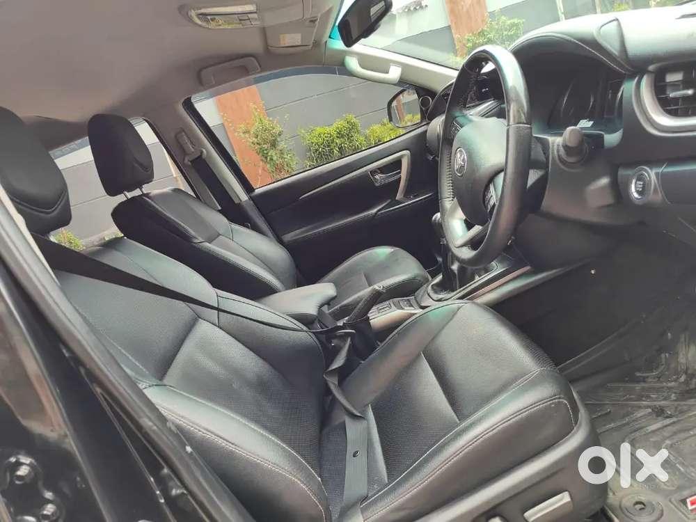 Toyota Fortuner Legender 2024