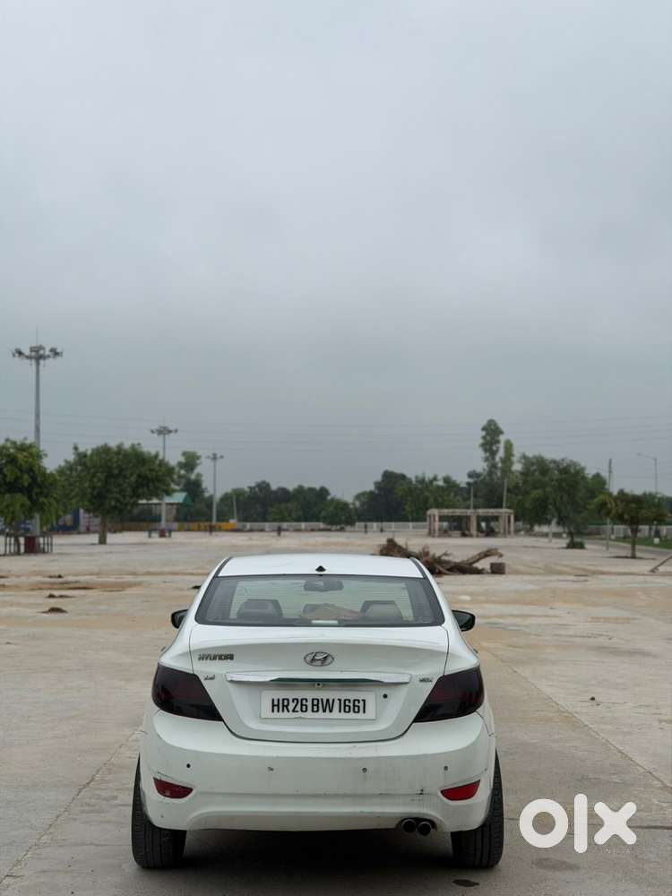 Hyundai Fluidic Verna 2012