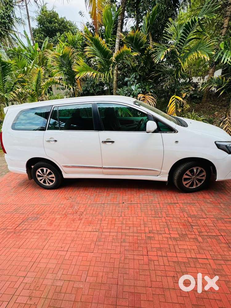 Toyota Innova 2014 Diesel Manual-original Kerala Vehicle