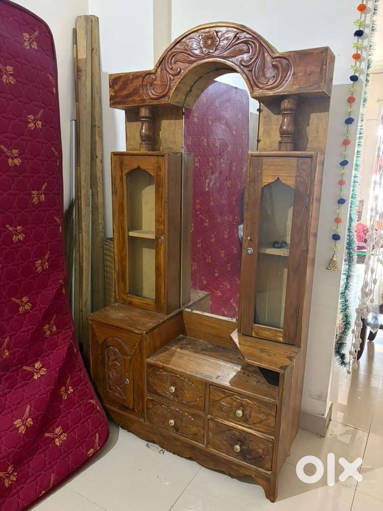 Dresssing wardrobe