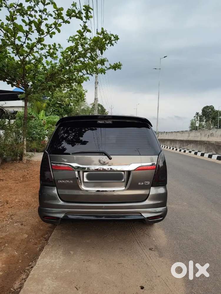 Toyota Innova 2015 Diesel 8 Str