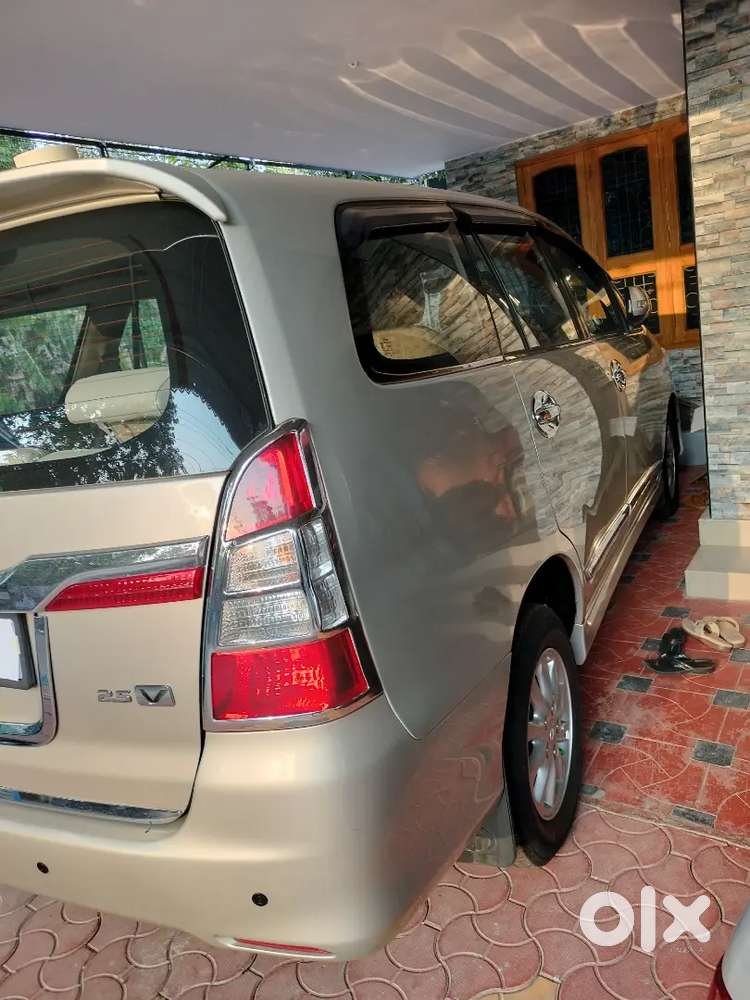Toyota Innova 2014  2.5 V 7 Seater Diesel 105000 Km Driven