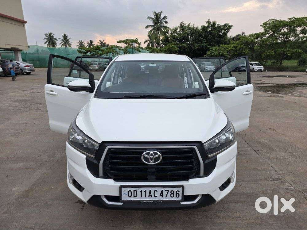 Toyota Innova Crysta 2.4 G Mt 8s, 2023, Diesel