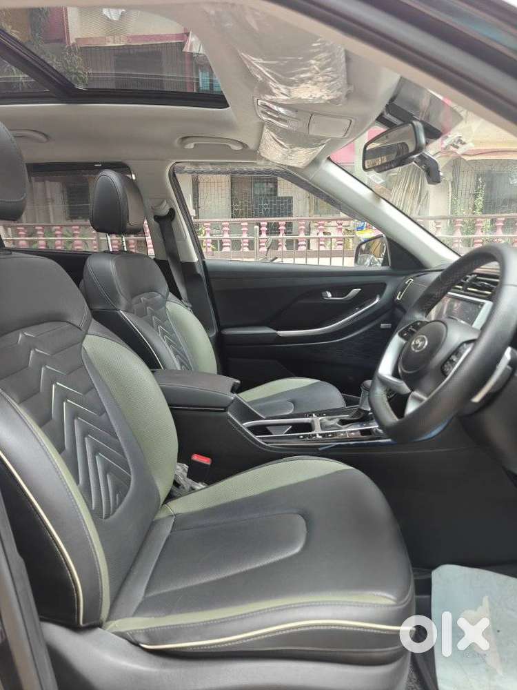 Hyundai Alcazar Signature (o) 7 Seater 1.5 Diesel At Adventure Dual ..