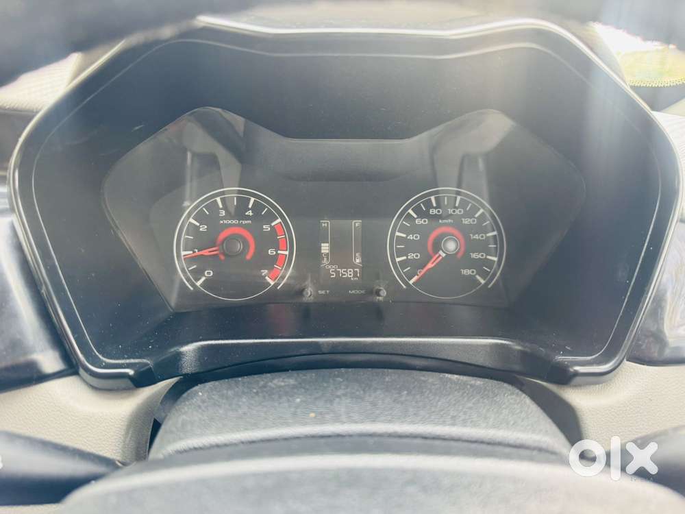 Mahindra Kuv 100 2016-2017 Mfalcon G80 K4 5str, 2016, Diesel