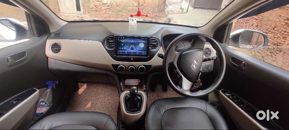 5 Seats ‘ Good Sound System With Display System