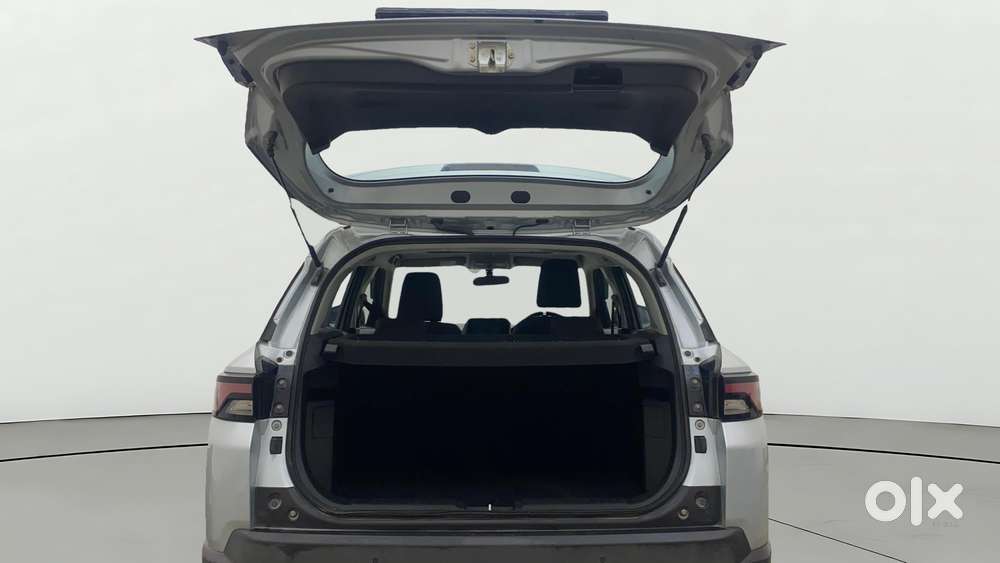 Maruti Suzuki Brezza 1.5 Zxi Smart Hybrid, 2024, Petrol