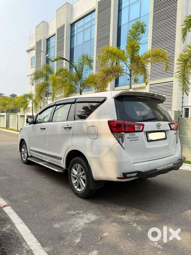 Toyota Innova Crysta 2017 Diesel 208000 Km Driven