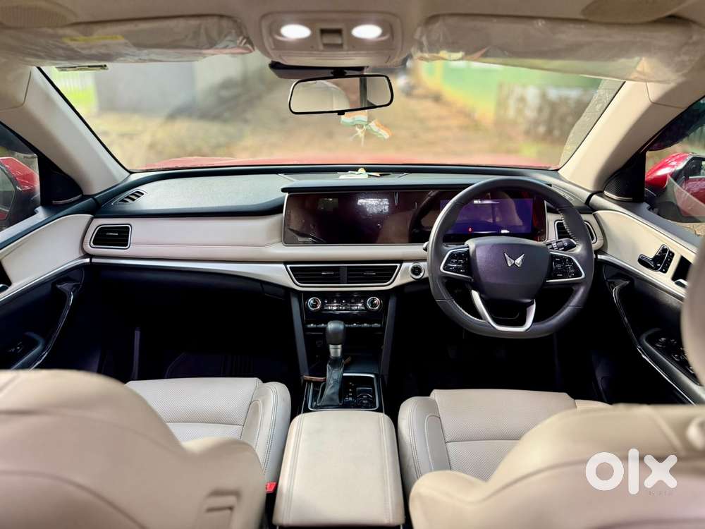 Mahindra Xuv700 2.2 Ax 7 Diesel At Luxury Pack Str, 2023, Diesel
