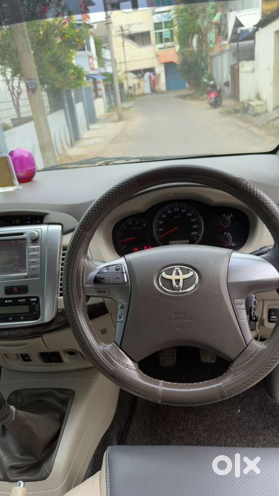 Toyota Innova 2014