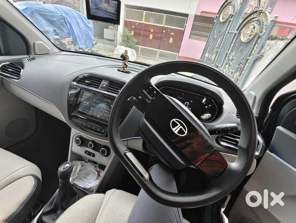 Tata Tiago 1.2 Revotron 2025 Petrol Manual